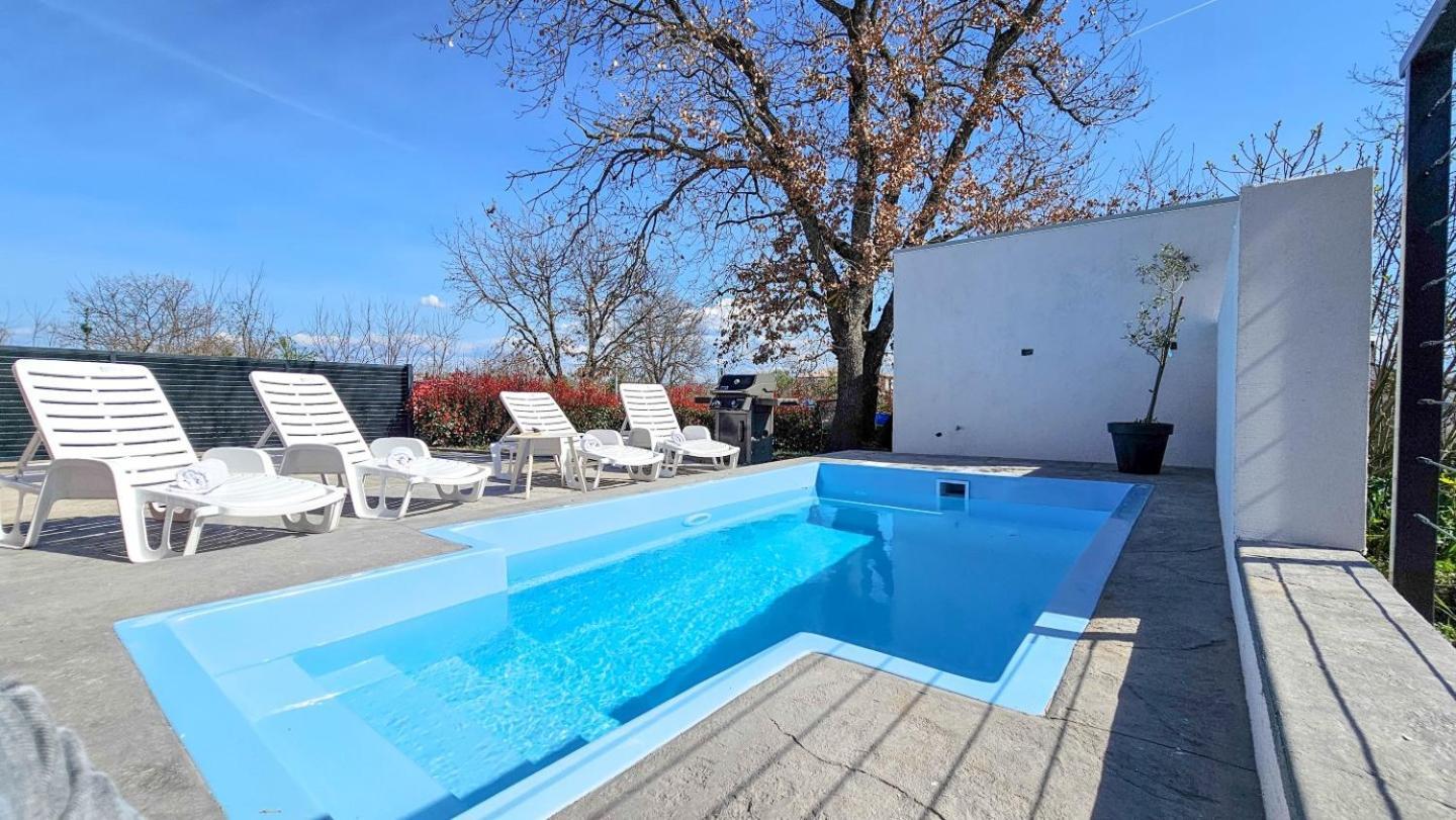 Casa Lutoma Villa Kmeti Buitenkant foto
