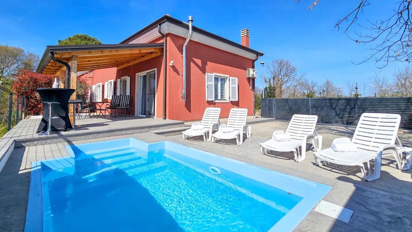 Casa Lutoma Villa Kmeti Buitenkant foto