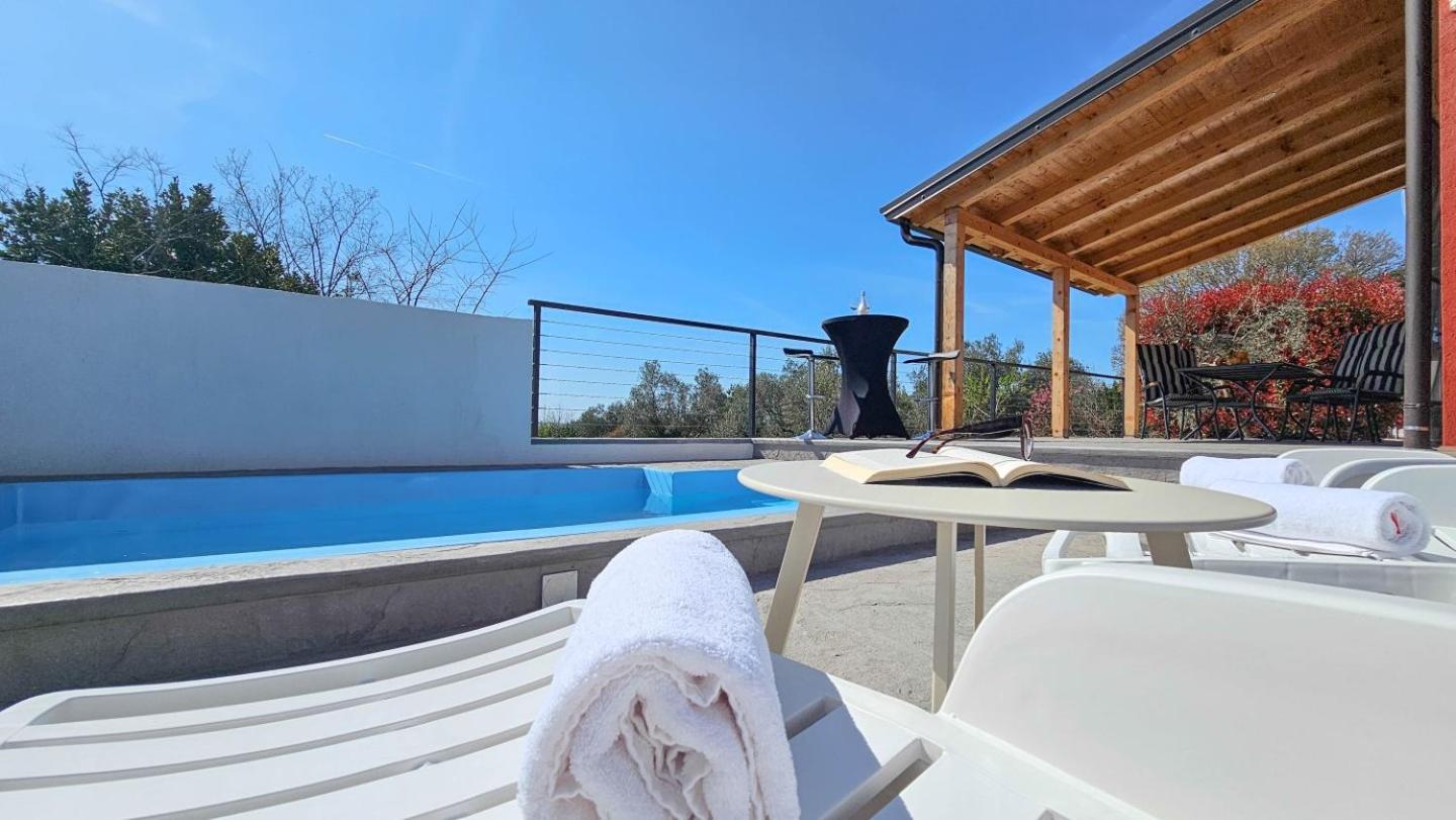 Casa Lutoma Villa Kmeti Buitenkant foto