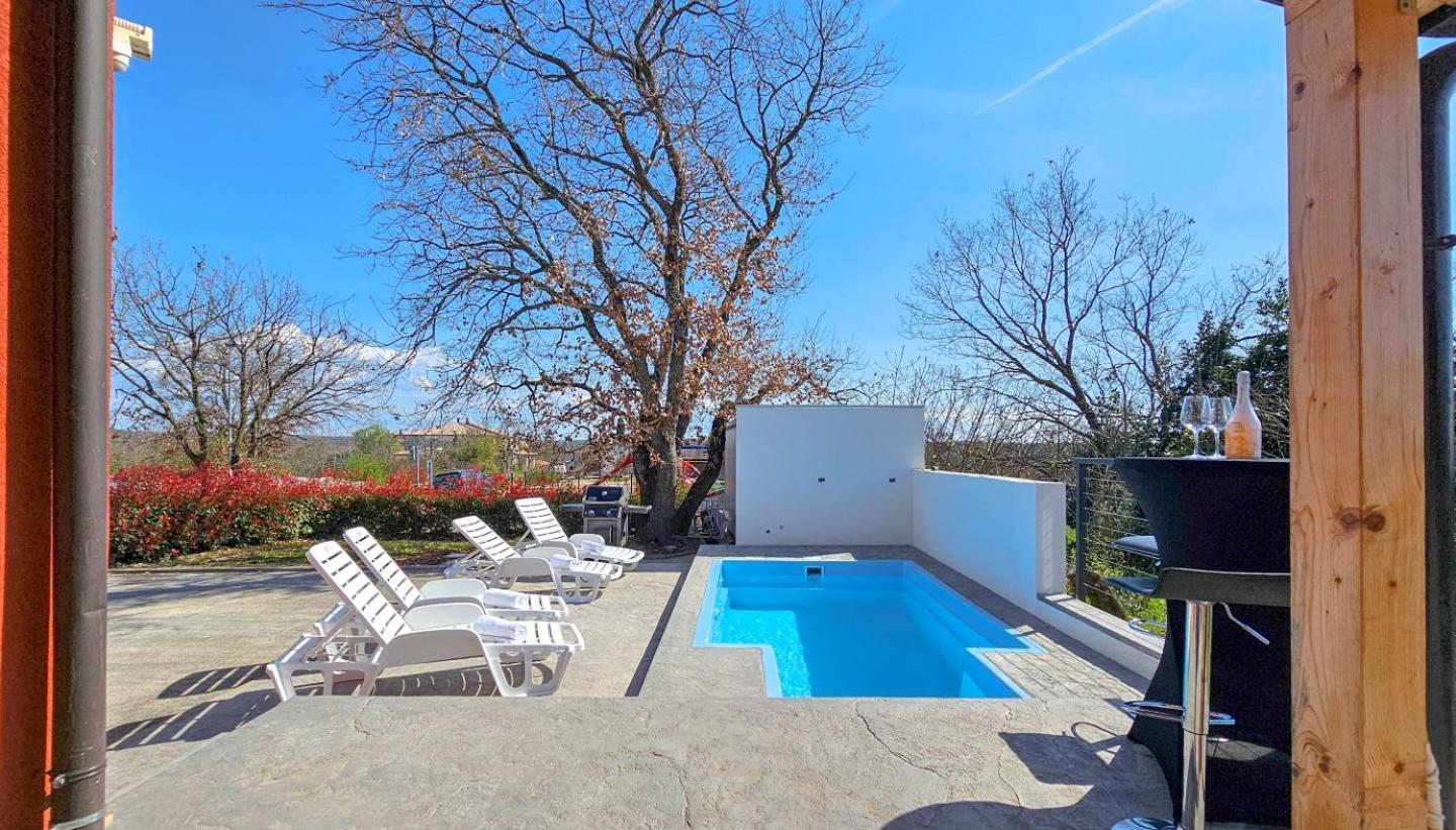 Casa Lutoma Villa Kmeti Buitenkant foto
