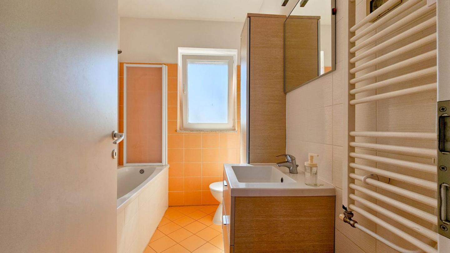 Casa Lutoma Villa Kmeti Buitenkant foto